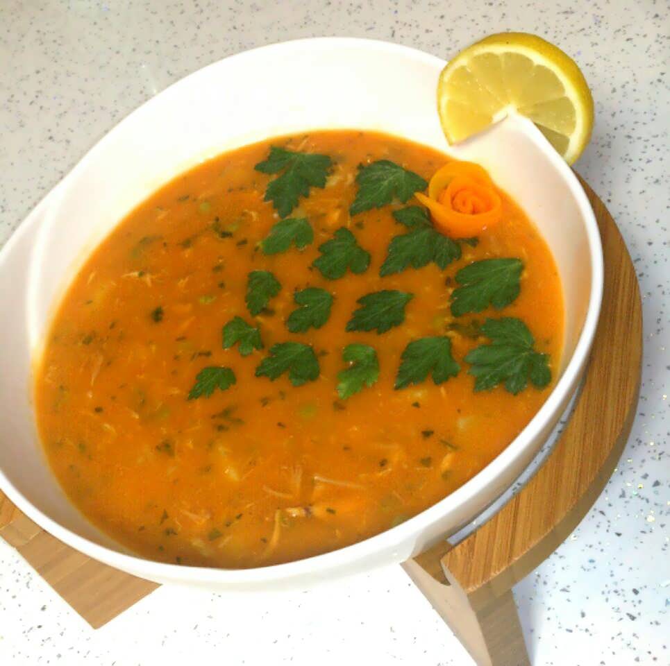 سوپ رشته فرنگی و مرغ