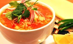 سوپ رشته فرنگی و مرغ